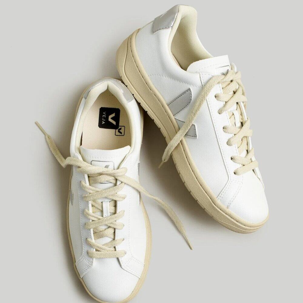 NEW Veja™ Vegan Leather Urca Sneakers EURO 41 US 10